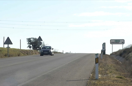 Imagen de la EX207, una de las carreteras que se va a mejorar