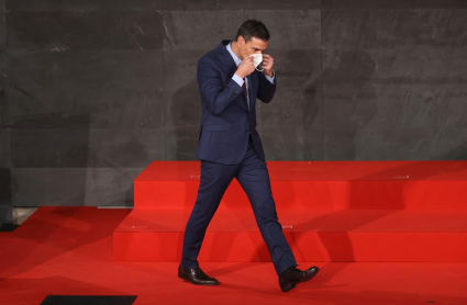  El presidente del Gobierno, Pedro Sánchez, se dispone a pronunciar un discurso durante la XV gala anual del Comité Olímpico Español, este miércoles en Madrid.