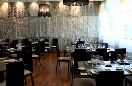 Restaurante listo para recibir a sus clientes