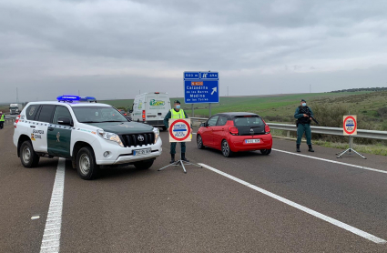 Control de la Guardia Civil en Calzadilla de los Barros, esta mañana