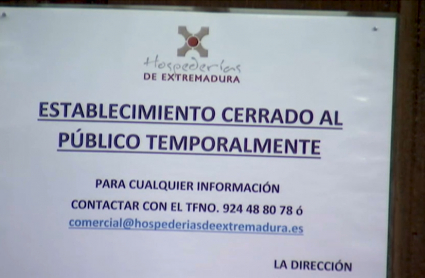 Cartel de 'Cerrado' en una Hospedería