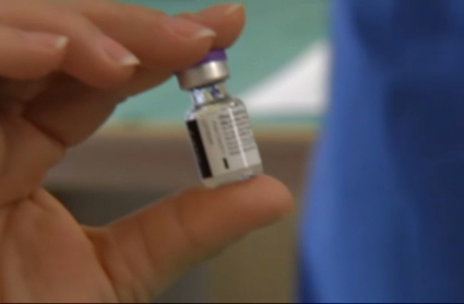 Primera dosis de la vacuna inoculada en Extremadura