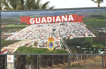 Cartel en la localidad pacense de Guadiana