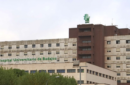 Fachada del Hospital Universitario de Badajoz