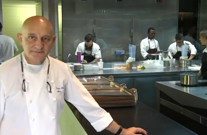 Toño Pérez en la cocina de Atrio