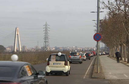 Imagen de la caravana de coches de Badajoz