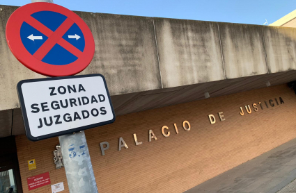 Entrada al Palacio de Justicia de Mérida