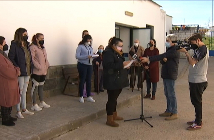 protesta de las trabajadoras de la residencia de mayores 'Los Baldíos' de Alburquerque