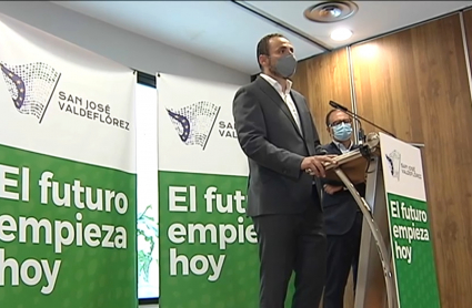 Los representantes de la empresa en la rueda de prensa de hoy