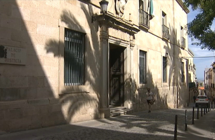 Fachada del Tribunal Superior de Justicia de Extremadura