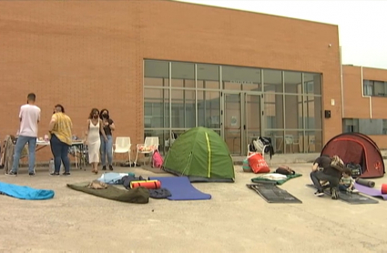 Los trabajadores de Feafes Cáceres se encierran para protestar por el impago de sus nóminas