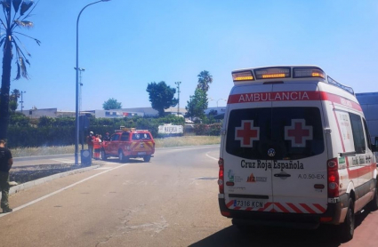 Vehículo de la Cruz Roja desplazado al incendio