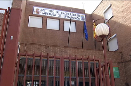 Fachada del Instituto Bárbara de Braganza en Badajoz