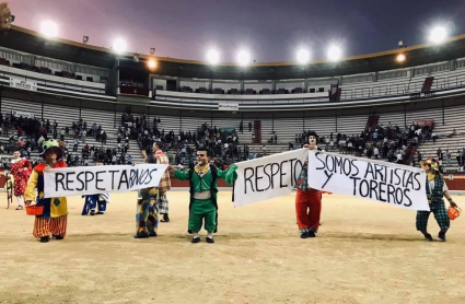 Trabajadores de 'Diversión en el ruedo' reivindicando su labor