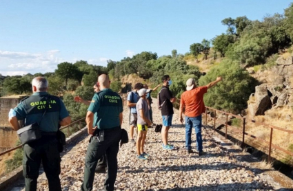 Efectivos de búsqueda en el entrono en el que desapareció el escalador