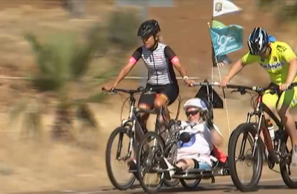 Peregrinos con discapacidad pasan por Extremadura haciendo el Camino de Santiago