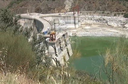 Embalse de Valdecañas, Cáceres, está en mínimos tras los desembalses para generar energía hidroeléctrica.