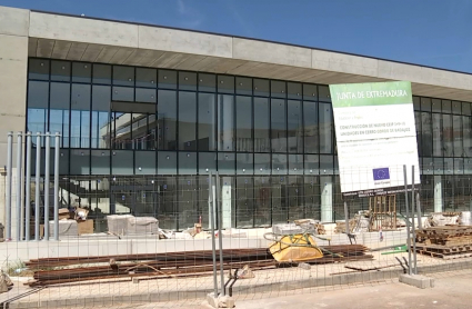 Imagen de las obras en el nuevo colegio Cerro Gordo en Badajoz, esta mañana 