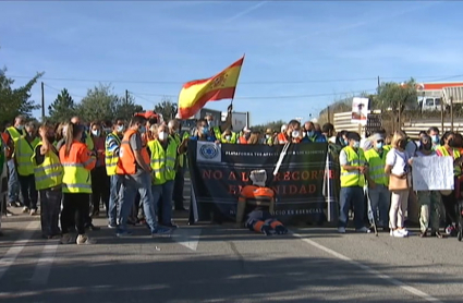 Corte de carretera Valencia de Alcántara