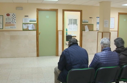 Pacientes esperando para ser atendidos