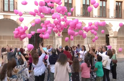 Suelta de globos esta tarde en la Plaza Alta de Badajoz 