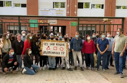 Protesta protagonizada en la puerta del IES San Roque