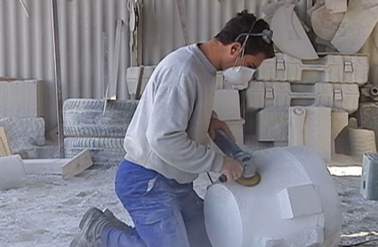 Trabajador de granito en Quintana de la Serena