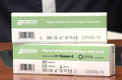 Dos cajas de test de antígenos que se venden en la farmacia