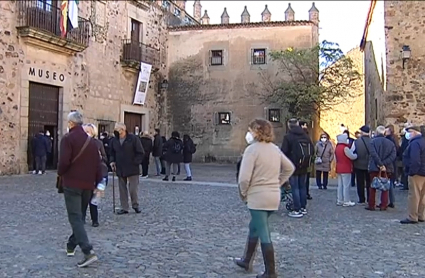 Plaza de las Veletas de Cáceres, repleta de turistas