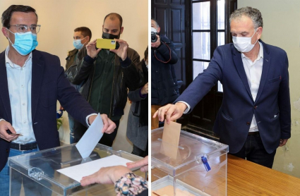 Los alcaldes de Don Benito y Villanueva de la Serena, votando en la consulta popular