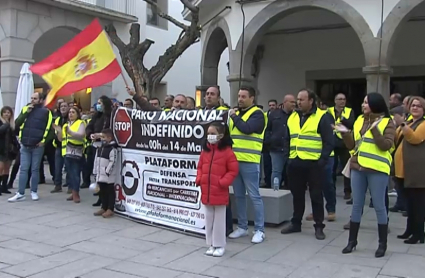 Concentración de la Plataforma Nacional en Defensa del Transporte en Villanueva de la Serena