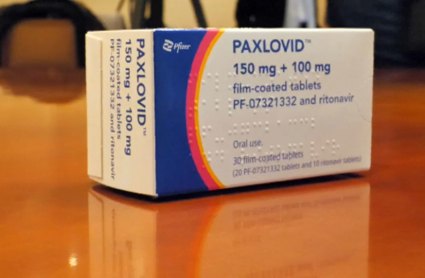 Caja de "Paxlovid", medicamento en pastillas contra la covid