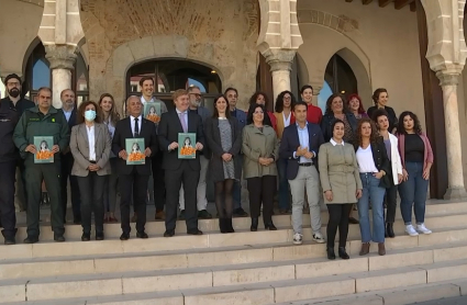 Foto de familia durante la presentación del informe esta mañana 