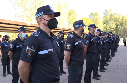 Un grupo de policías locales durante un acto en la región