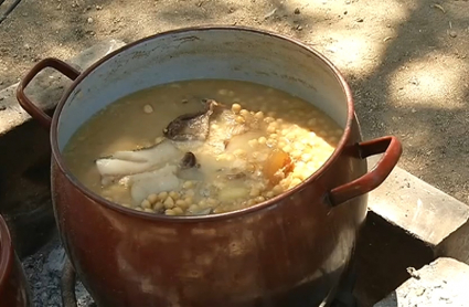 Puchero con garbanzos de Valencia del Ventoso