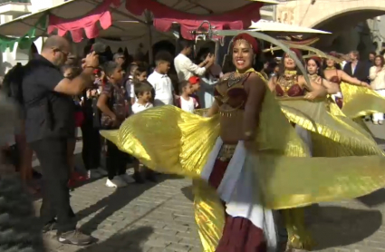 Bailarinas durante la inauguración de Almossassa