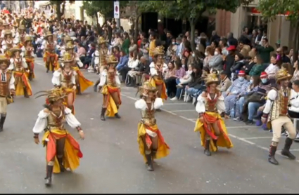 Desfile de Comparsas el Domingo de Carnaval en Badajoz.