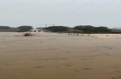 Río Búrdalo desbordado, por Villamesías