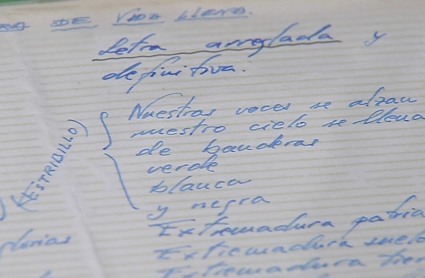Manuscrito de la letra del himno de Extremadura. 