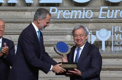 Guterres recibe el premio Carlos V