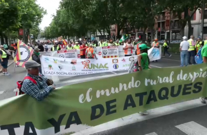 Centenares de manifestantes en defensa del mundo rural