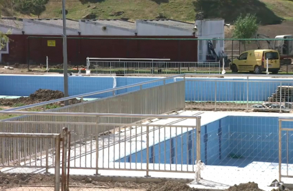 Obras en la piscina de Plasencia