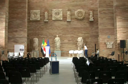 Preparativos del acto en el Museo Romano