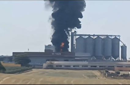 Incendio en una planta de reciclaje de Lobón